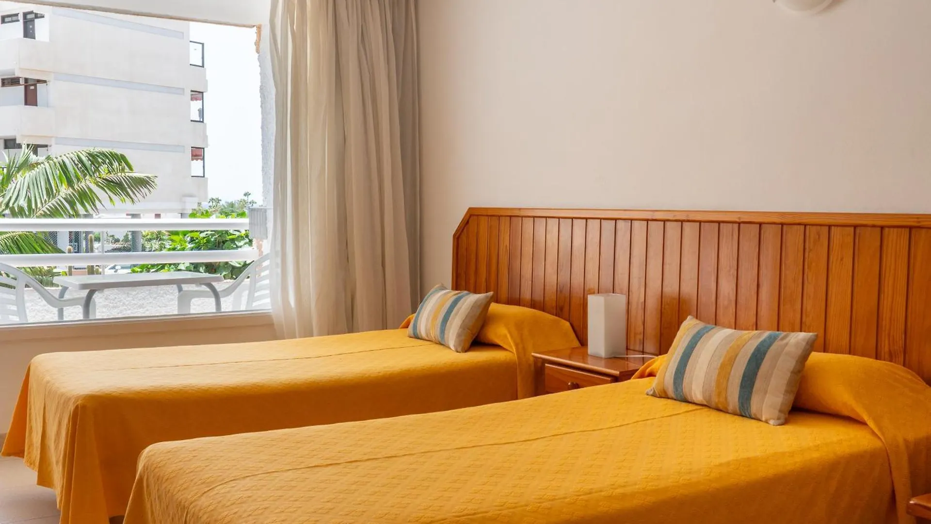 Apartamentos Borinquen Playa de las Americas  2*, Playa de las Americas (Tenerife)