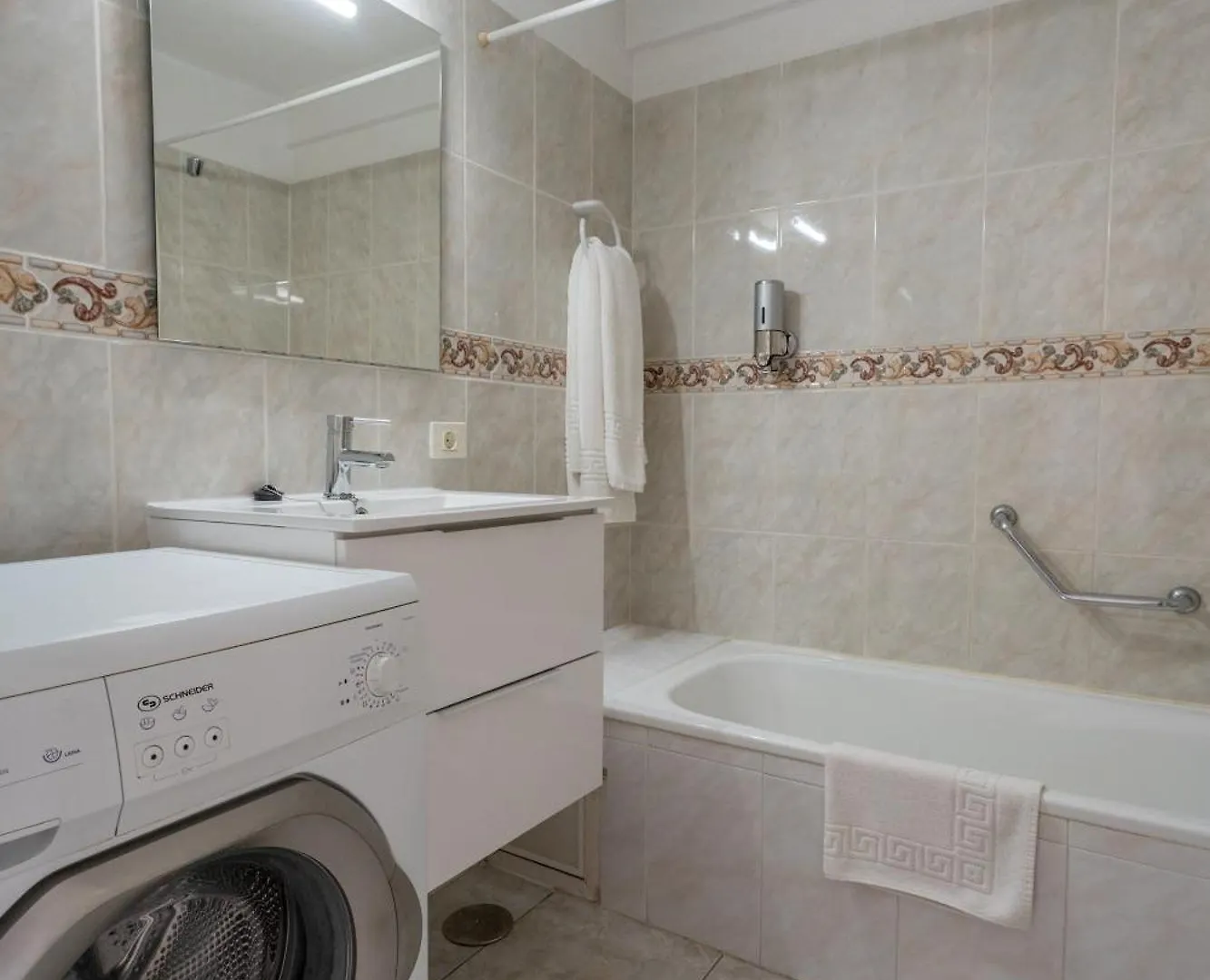 Aparthotel Apartamentos Borinquen Playa de las Americas