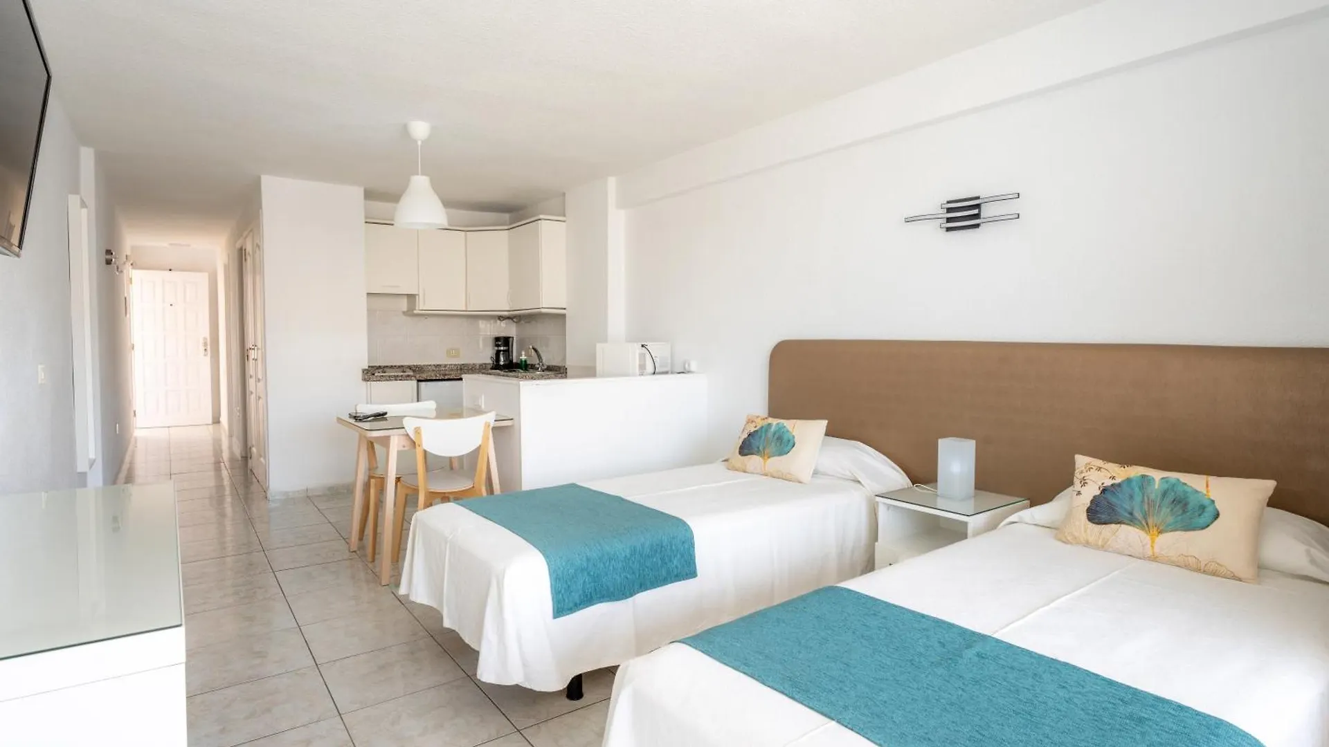 Apartamentos Borinquen Playa de las Americas  2*, Playa de las Americas (Tenerife)