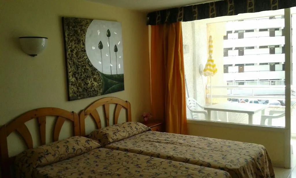 Apartamentos Borinquen Playa de las Americas  2*, Playa de las Americas (Tenerife)